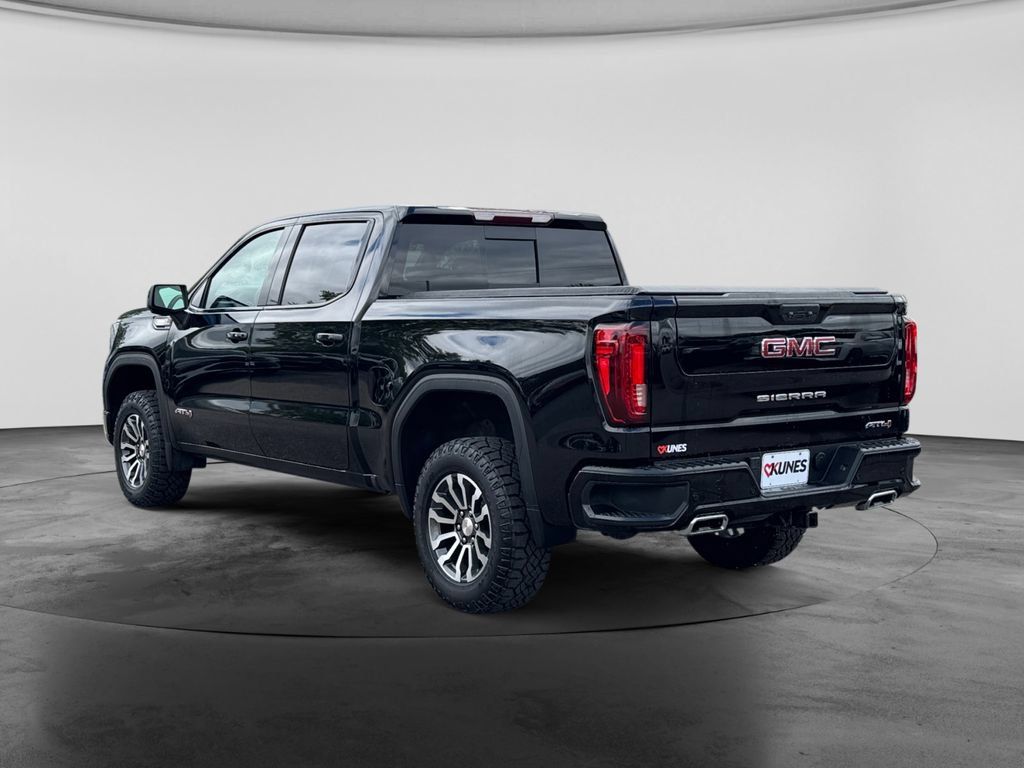 Used 2023 GMC Sierra 1500 AT4 w/ AT4 Premium Package AWD/4WD image 8