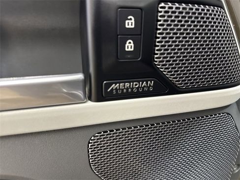 Used 2022 Land Rover Defender 90 X-Dynamic HSE image 25