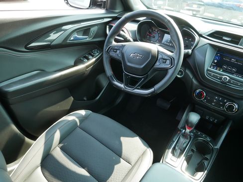 Used 2023 Chevrolet TrailBlazer RS AWD/4WD image 9