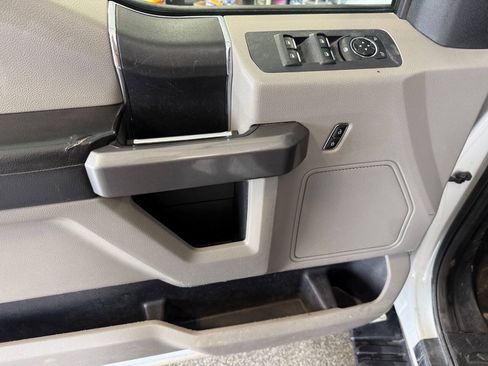 Used 2018 Ford F150 XLT AWD/4WD image 10