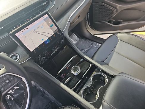 Certified 2023 Jeep Grand Cherokee L Limited w/ Luxury Tech Group II AWD/4WD image 27