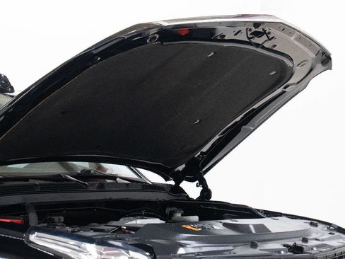 Used 2020 Cadillac Escalade Premium Luxury image 85