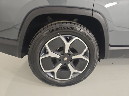 Used 2024 Rivian R1S Adventure AWD/4WD image 12
