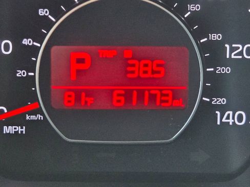 Used 2016 Kia Soul + FWD image 19