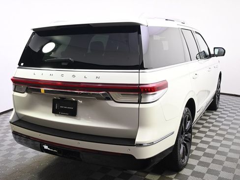 Used 2024 Lincoln Navigator Reserve AWD/4WD image 6