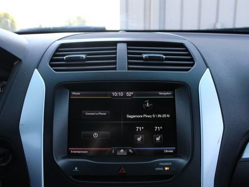 Used 2014 Ford Explorer XLT w/ Equipment Group 202A FWD image 14