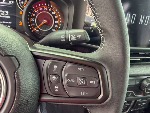 New 2026 Jeep Gladiator Sport AWD/4WD image 17