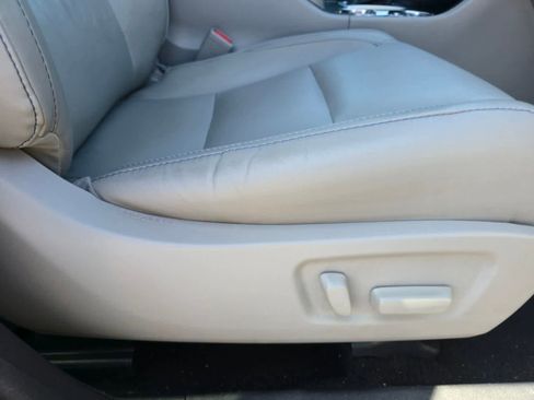 Used 2017 Toyota Highlander XLE image 13