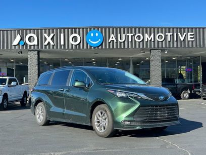 Used 2025 Toyota Sienna XLE