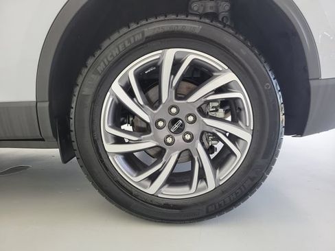 Used 2026 Lincoln Corsair Premiere FWD image 11