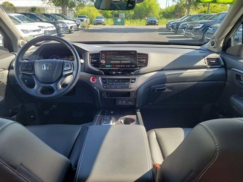 Used 2025 Honda Ridgeline RTL image 2