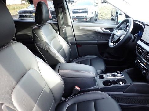 Certified 2023 Ford Escape Platinum image 10