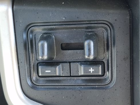 Used 2023 Ford Expedition Limited image 31