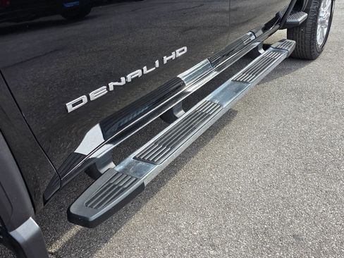 Used 2023 GMC Sierra 2500 Denali w/ Technology Package AWD/4WD image 42