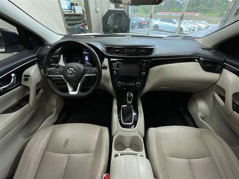 Used 2017 Nissan Rogue Sport SL w/ SL Premium Package AWD/4WD image 21