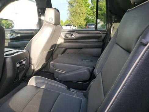 Used 2023 GMC Yukon XL SLT RWD image 10
