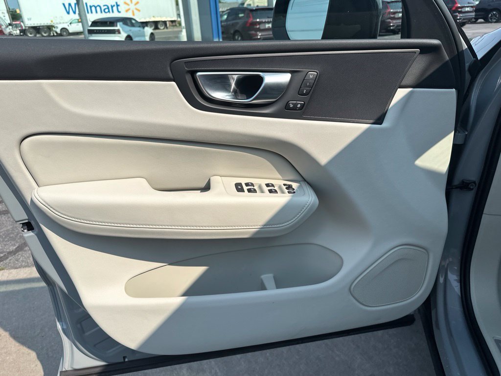 Certified 2025 Volvo XC60 T8 Core w/ Protection Package Premier AWD/4WD image 21