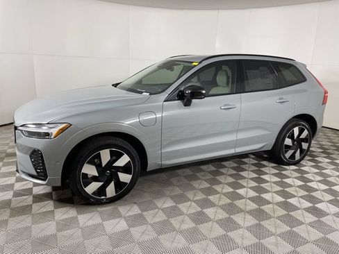 Certified 2025 Volvo XC60 T8 Plus w/ Protection Package Premier AWD/4WD image 6