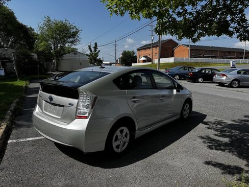 Used 2010 Toyota Prius Three image 6