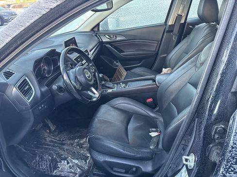 Used 2018 MAZDA MAZDA3 Grand Touring w/ Premium Equipment Package image 5