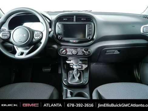 Used 2025 Kia Soul LX FWD image 17