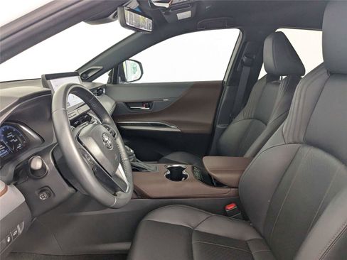 Used 2023 Toyota Venza Limited AWD/4WD image 11