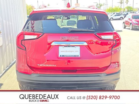 Used 2024 GMC Terrain SLE w/ Driver Convenience Package FWD image 6