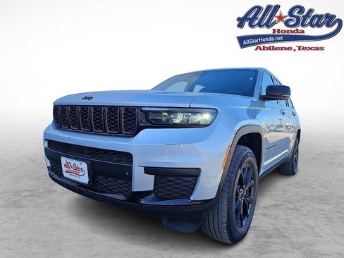 Used 2024 Jeep Grand Cherokee L Altitude image 1