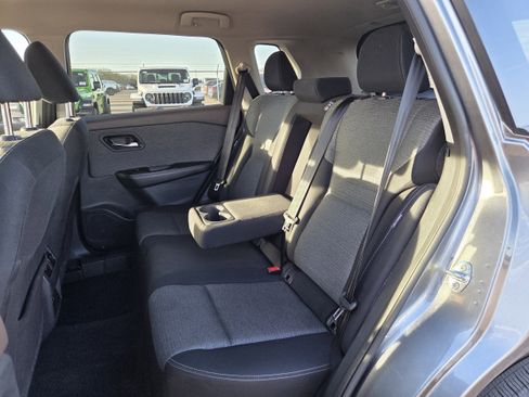 Used 2022 Nissan Rogue SV image 22