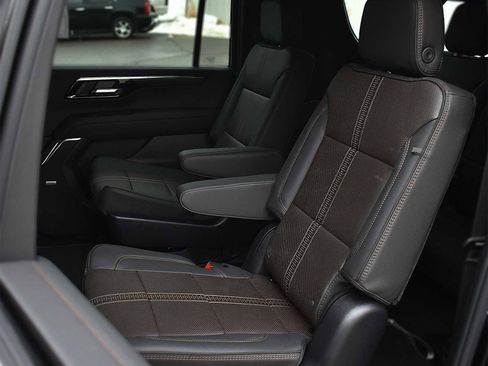 New 2026 Chevrolet Suburban High Country image 13