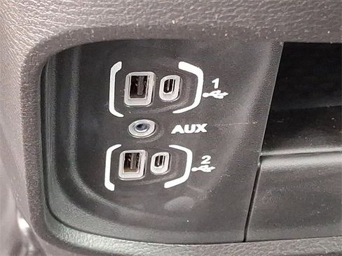 Used 2024 RAM 2500 Tradesman w/ Chrome Appearance Group image 18