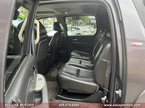 Used 2010 Chevrolet Avalanche LT w/ Luxury Package AWD/4WD image 27