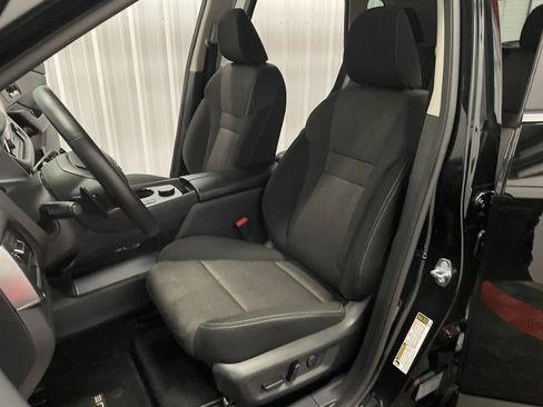 Used 2025 Nissan Rogue SV AWD/4WD image 34