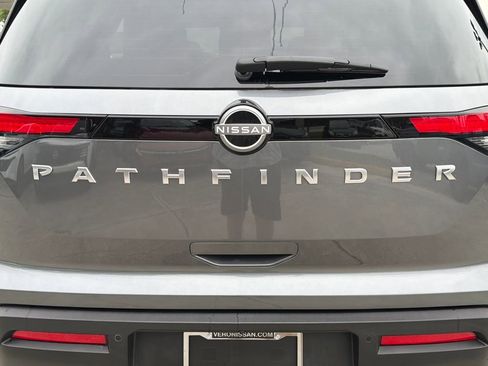 Used 2025 Nissan Pathfinder S image 10