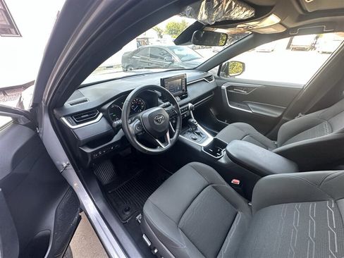 Used 2022 Toyota RAV4 SE w/ Convenience Package AWD/4WD image 6