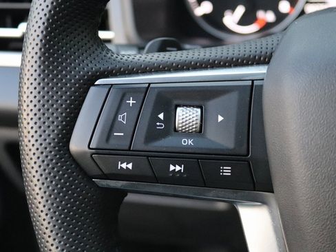 Used 2025 Mitsubishi Outlander SE image 15