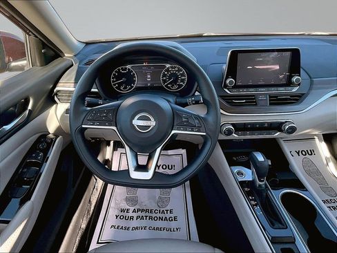 Used 2023 Nissan Altima 2.5 SV AWD/4WD image 10