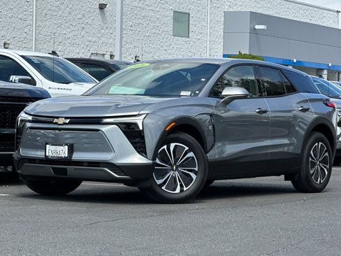 Used 2026 Chevrolet Blazer EV LT FWD image 9