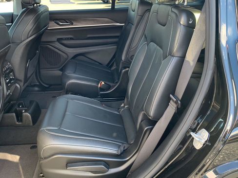 Certified 2023 Jeep Grand Cherokee L Limited image 14