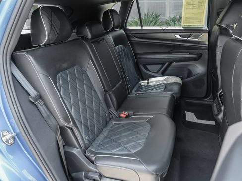 Used 2025 Volkswagen Atlas Cross Sport SEL Premium R-Line AWD/4WD image 39