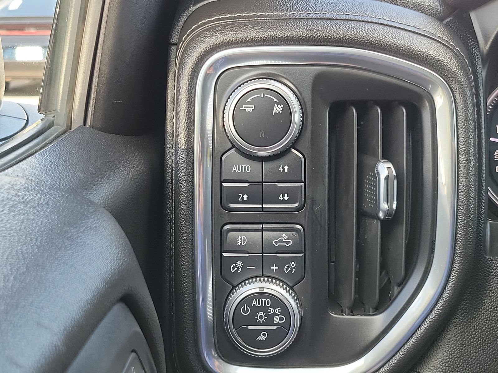 Used 2019 GMC Sierra 1500 SLT w/ SLT Premium Plus Package AWD/4WD image 26
