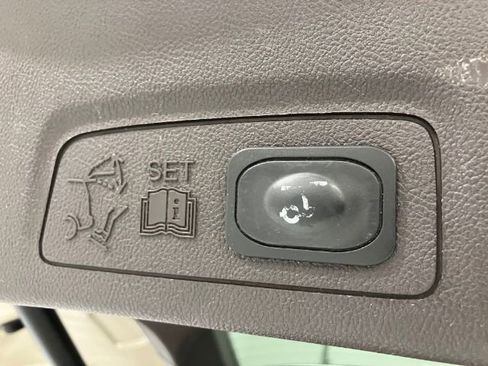 Used 2017 Lincoln MKC Premiere image 53