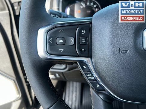 Used 2025 RAM 1500 Laramie AWD/4WD image 22