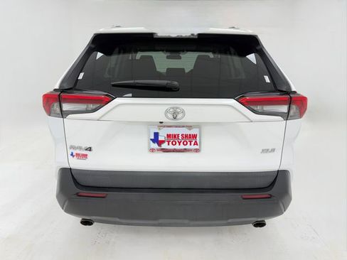 Used 2022 Toyota RAV4 XLE w/ Convenience Package FWD image 39