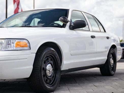 Used 2008 Ford Crown Victoria Police Interceptor RWD image 7