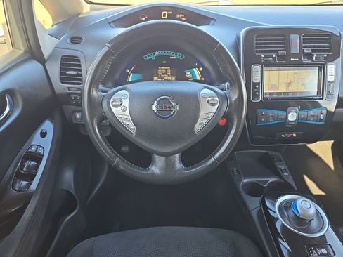 Used 2016 Nissan Leaf SV FWD image 17