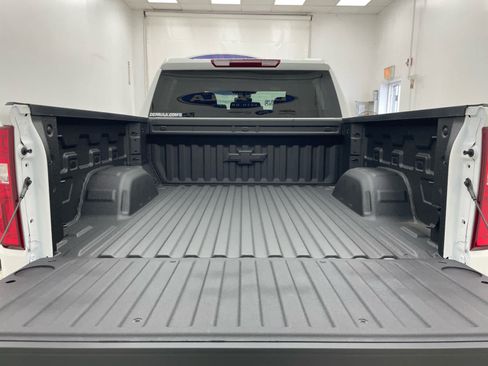 New 2026 Chevrolet Silverado 1500 LT Trail Boss w/ Dark Appearance Package AWD/4WD image 13