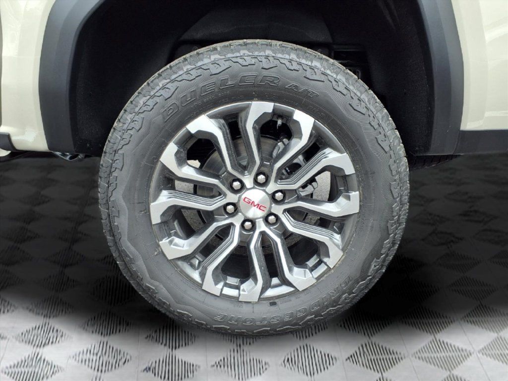 New 2026 GMC Canyon Denali AWD/4WD image 9