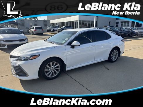 Used 2023 Toyota Camry LE image 1