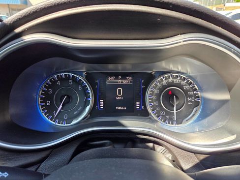 Used 2015 Chrysler 200 Limited FWD image 10